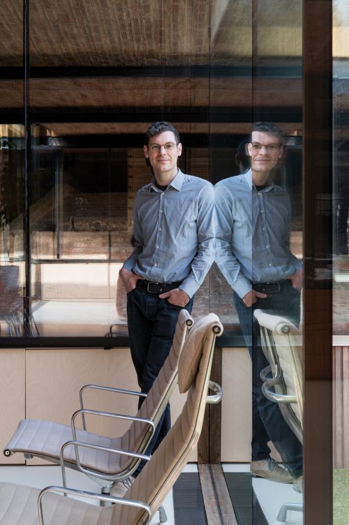 Es dauerte ganze sieben Jahre, bis der belgische Architekt Roland Piffet sein neues Zuhause beziehen konnte.