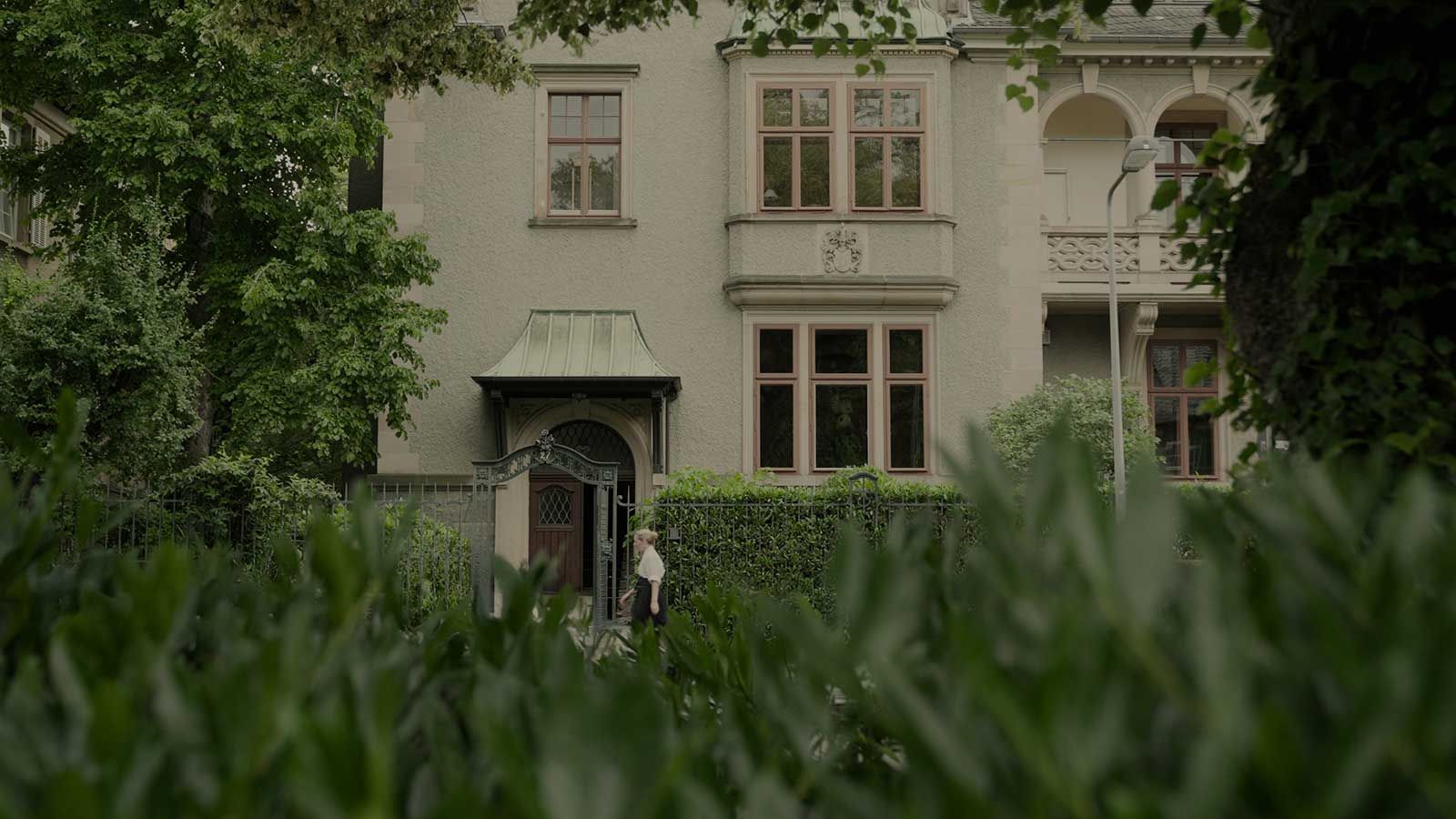 Das Team um Architektin Anna Philipp arbeitet heute in jenen Räumen, die es mit grosser Sensibilität in neue Schönheit überführt hat.