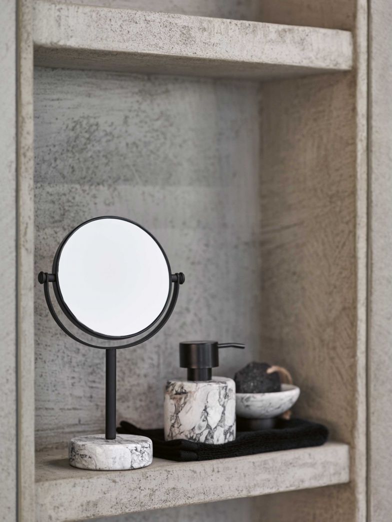 Accessoires aus der Kollektion «Nero Alba», AQUANOVA.COM
