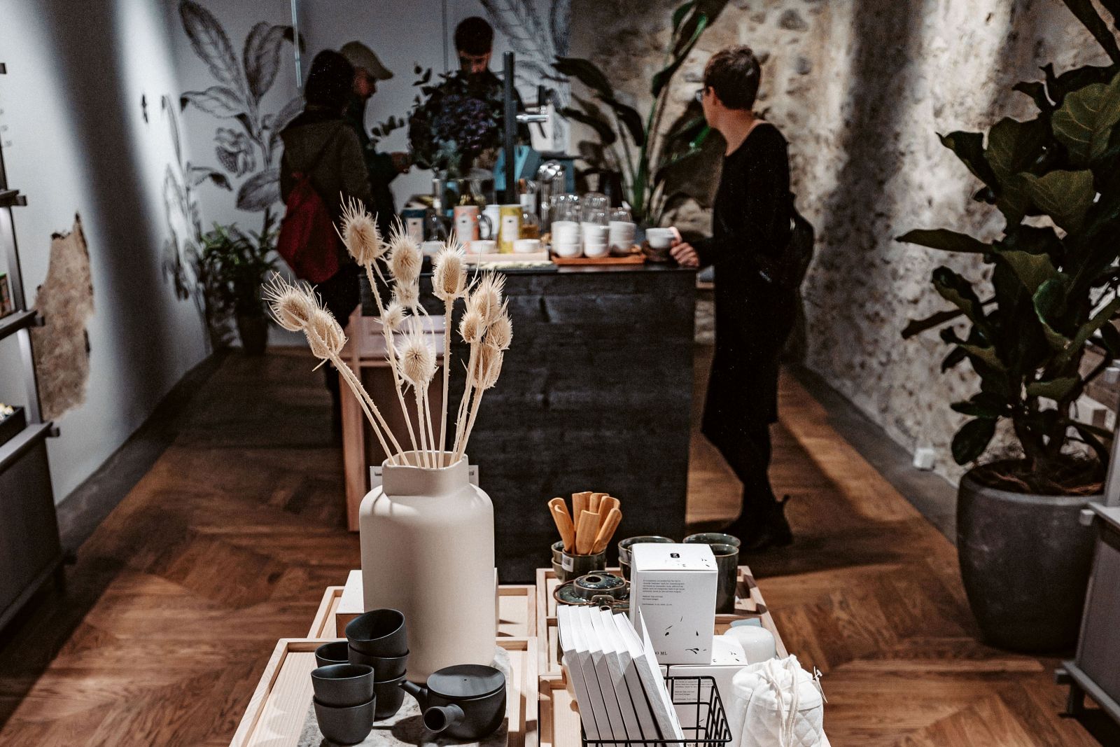 Showroom mit Tea-Bar von Paper & Tea Zürich.