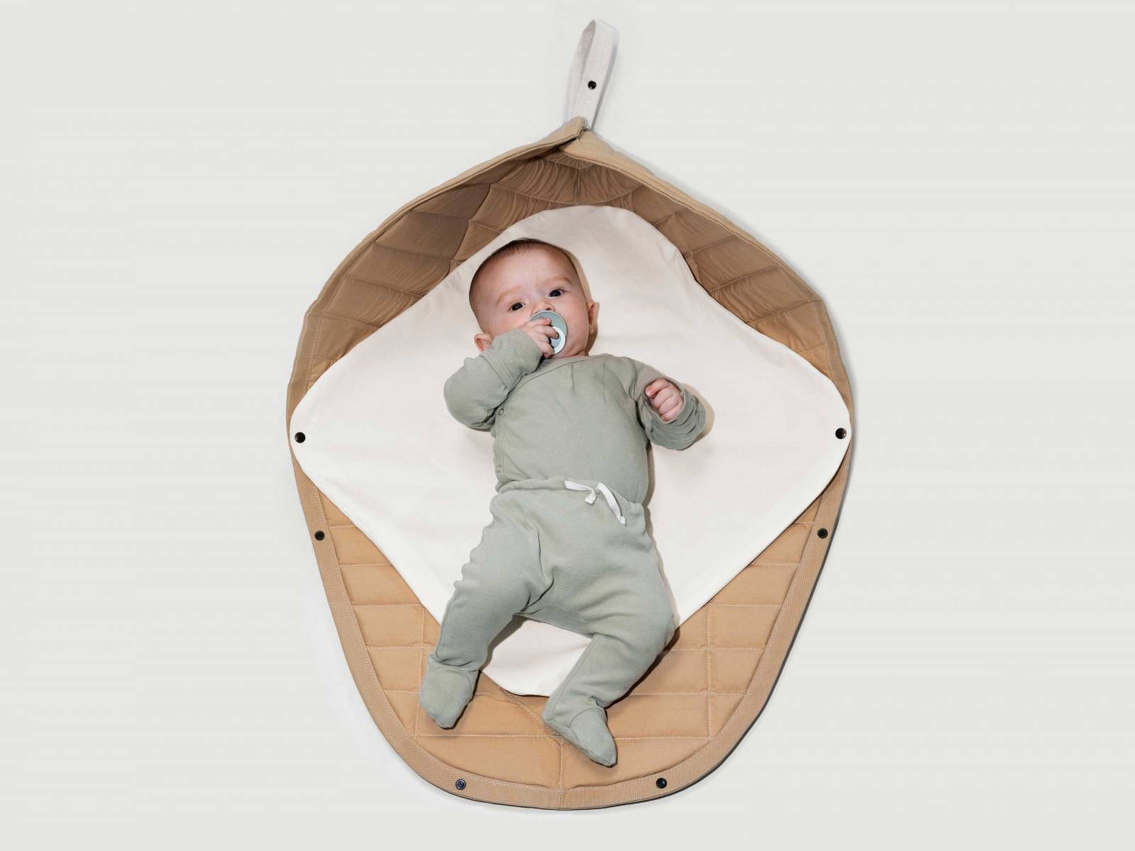 «Babybo» – ein tragbares Babynest. Design: Charlotta Aman.