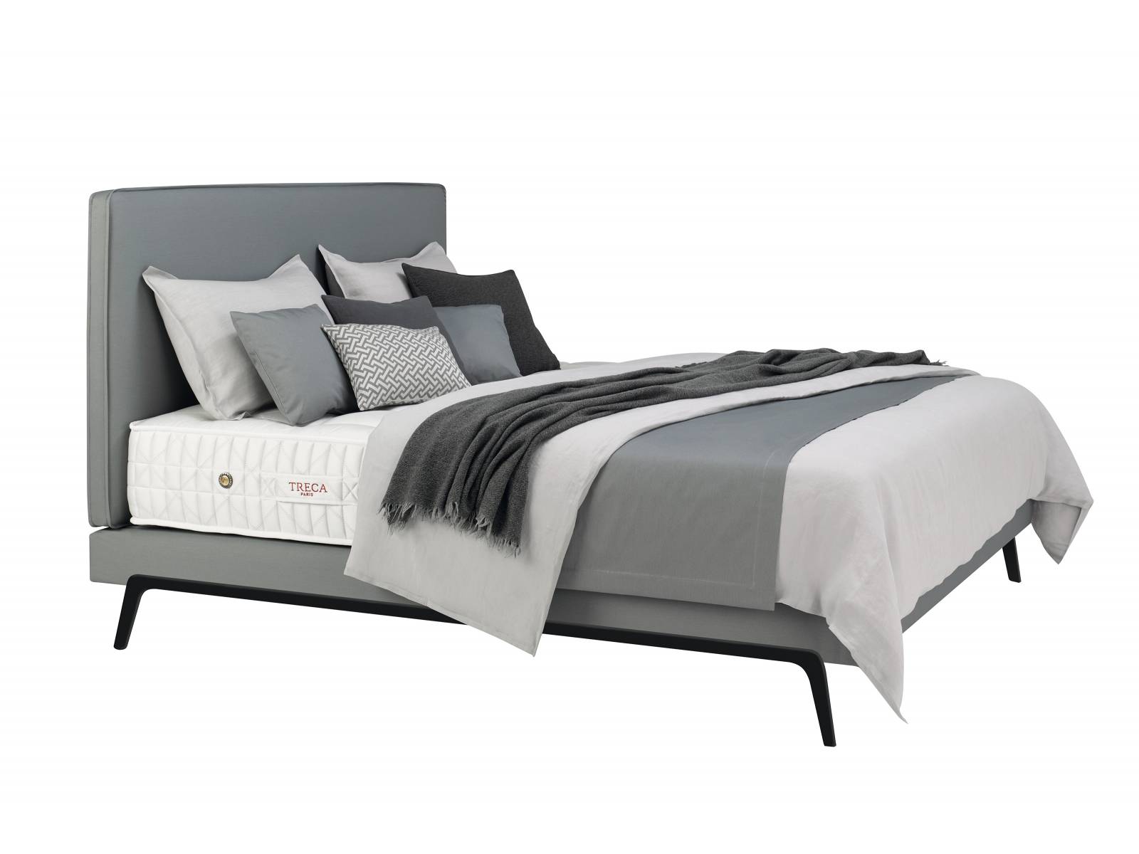 Eleganz und Leichtigkeit kennzeichnen das Modell «Adonis» von Designer Andreas Weber. Schlanke Stahlkufen verleihen dem Bett einen schwebenden Charakter, der zusätzlich durch die Weiterführung der Untermatratze betont wird. Treca.