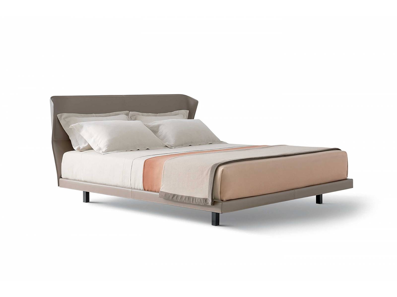 Zeitlos elegant präsentiert sich das Bett «Azul» von Nicola Gallizia dank feinster Details und einer klaren Linienführung. Hauptaugenmerk liegt dabei auf dem Kopfteil, das entweder mit Leder oder Stoff bezogen einen jeweils ganz eigenen Charakter annimmt. Molteni & C.