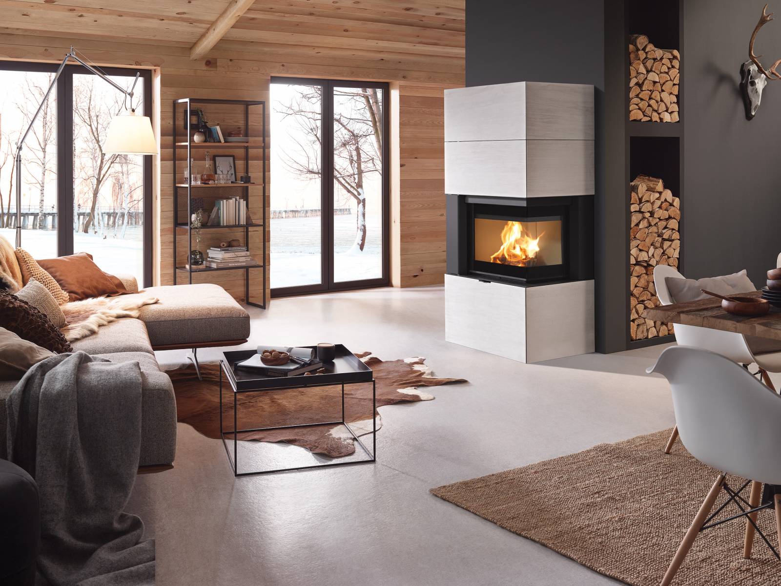 Einer ganz nach persönlichem Geschmack ist der stilvolle Ofen «Ambia». Denn dank vielfältiger Verkleidungsvarianten kann er von rustikal bis elegant individuell an die eigenen Wünsche und Bedürfnisse angepasst werden. Rika.