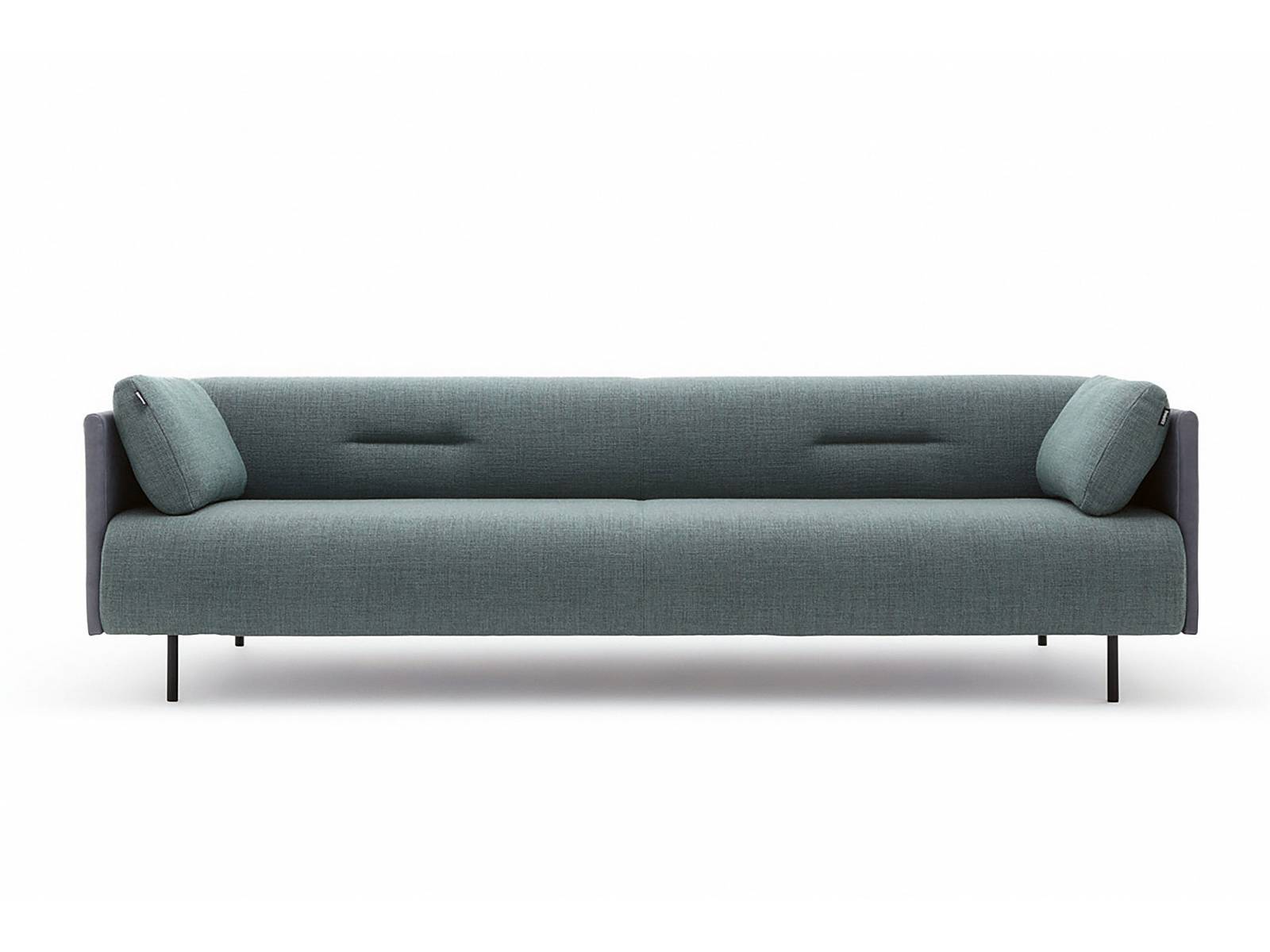 Ein ausdruckstarkes, geometrisches Design mit weicher Formensprache kombiniert, das ist «Freistil 131». Es vereint damit alles, was ein gutes Sofa ausmacht. Die grosse Sitztiefe und eine angenehme Polsterung bieten die perfekte Entspannungsgrundlage. Im Mix & Match-Stil oder einfarbig erhältlich. Freistil.